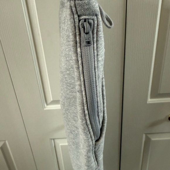 Hollister Light Gray Sweatpants - Picture 4 of 5